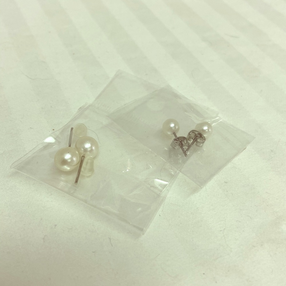 Fake Pearl Stud Earrings set of 2